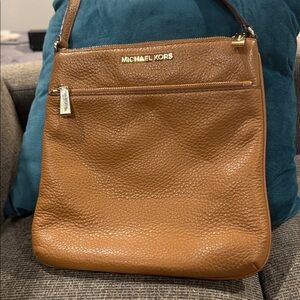 Michael Kors Tan Leather Messenger Bag MK caramel crossbody purse gold designer